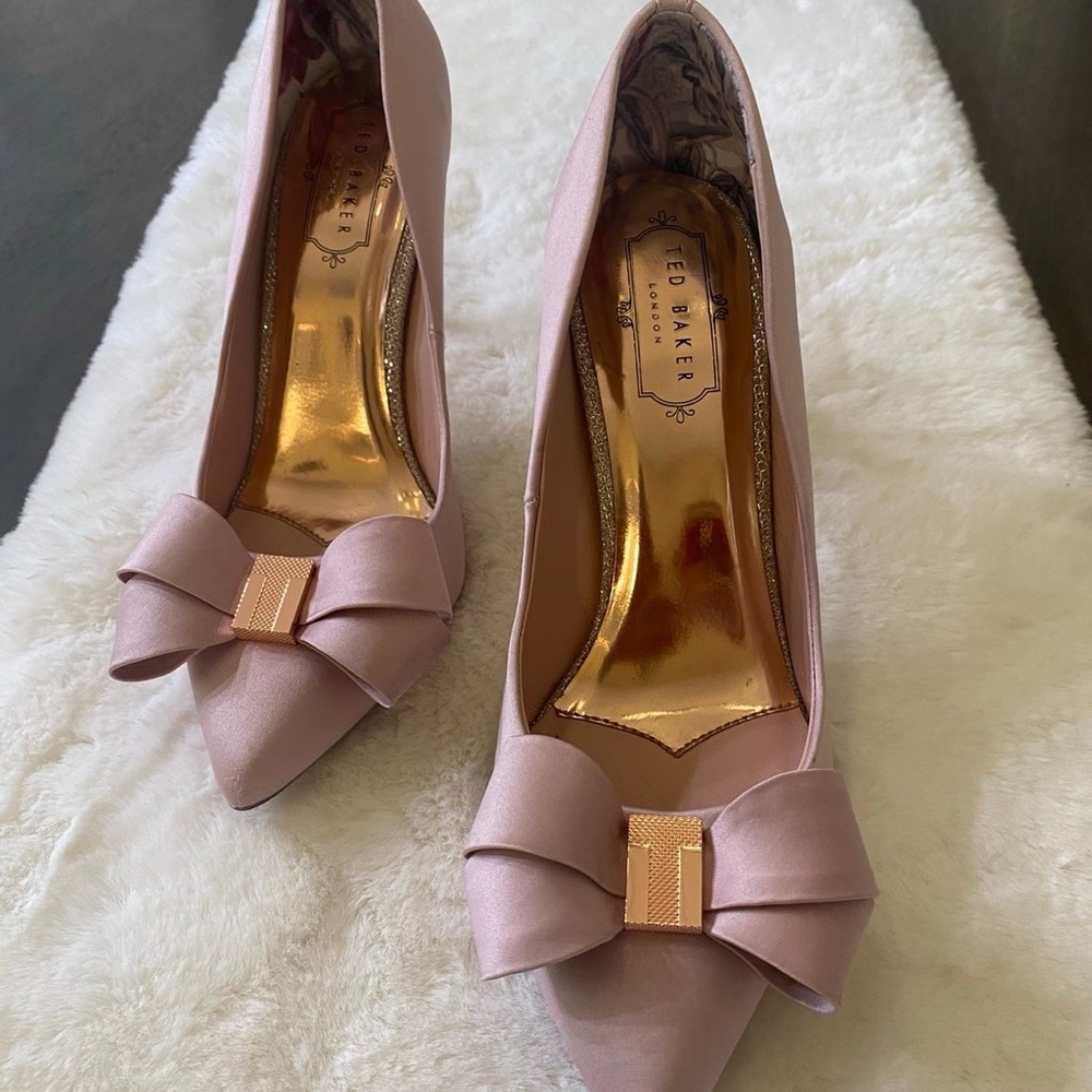 Skalet Bow Pointed Toe Pumps Heels by Ted Baker